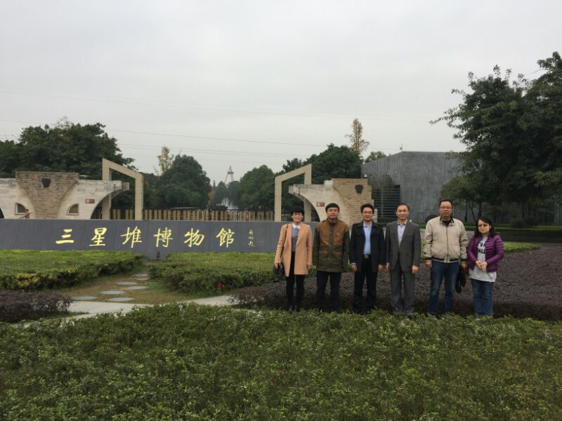 工会小组合影