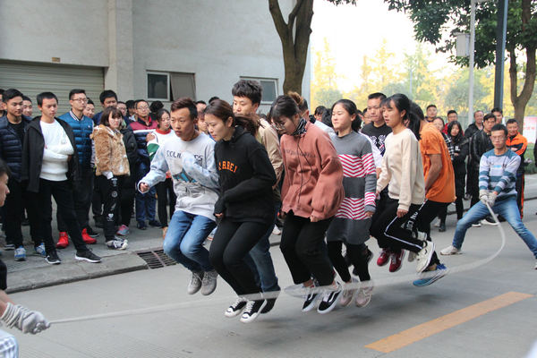 跳绳瞬间