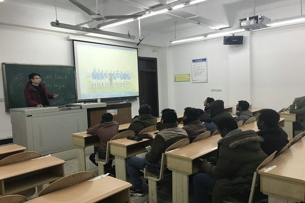 辅导员孙明远回顾本学期工作