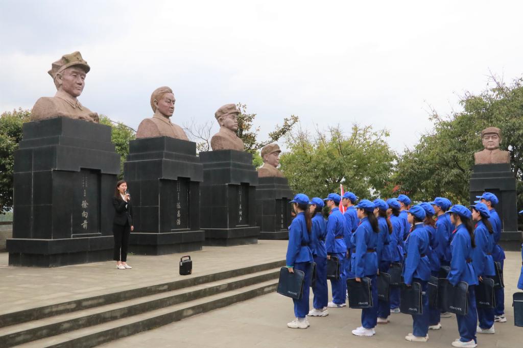 将帅碑林主题教学现场.JPG 将帅碑林主题教学现场.JPG