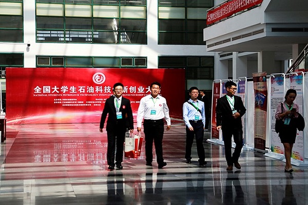 来自全国42所高校的学生参赛