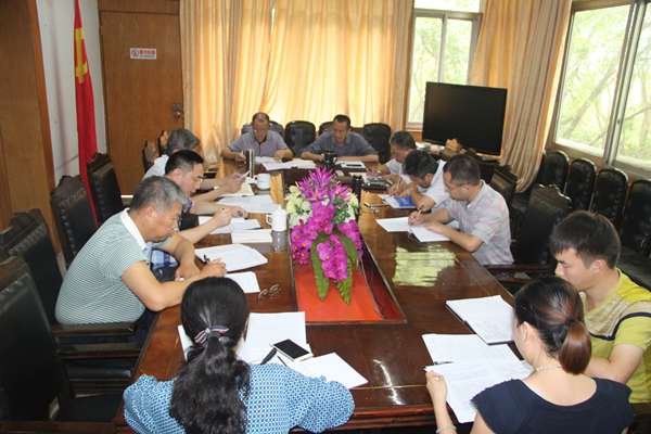 学习讨论情景