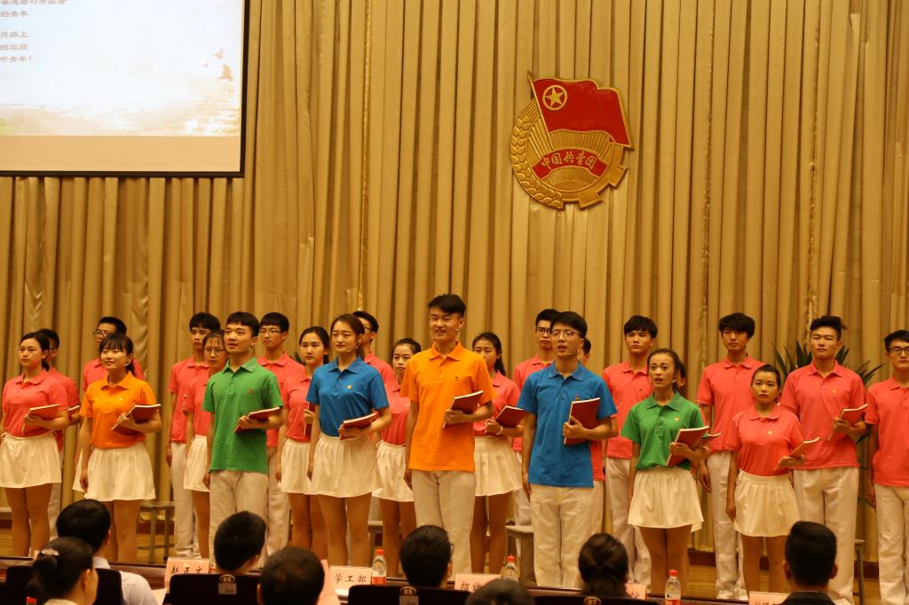 计科院的《聆听青年》