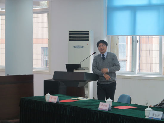 学院院长叶仲斌教授介绍学院概况